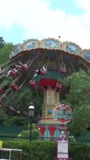 Waltzing Swinger at Dollywood
