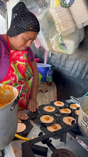 🇧🇿 Belizean Latin Street Food in San Ignacio Belize Food Market | davidsbeenhere.com