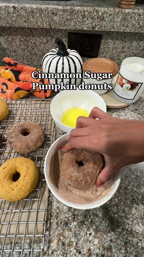 Delicious Pumpkin Cinnamon Sugar Donuts Recipe