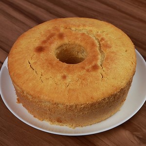 18K views · 1.2K reactions | Bolo Caseiro Simples 4 Xícaras! O Mais Fácil e Fica Fofinho | Receituando Master | Facebook