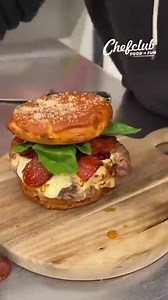 37K views · 110 reactions | Frische Fischrezepte  Der Kapitän wird zum Koch für den Abend! Wir lichten den Anker und steuern die Kochstellen an, um frische und würzige Gerichte zu zaubern! | Chefclub DE | Facebook