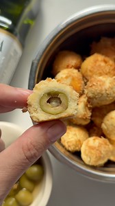 79K views · 402 reactions | Aceitunas y envueltas en pan de queso...