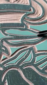 2.5K views · 50 reactions | Here’s some more soothing linocut carving to start off your weekend 冀✨ #linocut #printmaking #oddlysatisfying #stressrelief #satisfying #reliefprint #blockprint #printmaker | Illukace | Facebook