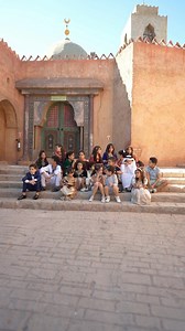 #المُولُودْ، جا وجاب الفرحة لينا...أطفالنا بالشموع واللباس التقليدي تهلل بمديح نبينا....محلاه يوووم، نهارو شمس باهية طلت علينا، وليلو ڤمرة بنورها ضوينا. #ماڤراب أومبالاج تُغَلِّفْ لكم باقة ورود، بريحة العنبر والعود و انا نقولكم صحى مولودكم كبار و صغار، لكل الشعب الجزائري و الامة الاسلامية جمعاء. شكر خاص لكل الاطفال الرائعين الذين شاركونا بفرحتهم و حيويتهم هذا العمل، و لفنتازيا لاند للاستقبال الرائع. Tenue signée Karim Akrouf page que je remercie vivement pour le jolie bedroun ♥️ Fantasia Land Al