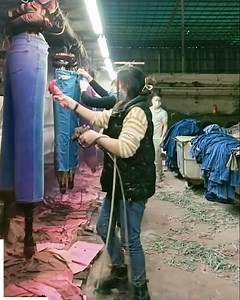 Mastering the Art of Spray Painting Jeans on Automatic Air Inflatable Hangers 😲😮 #manufacturer #clothes | Fatafatnews