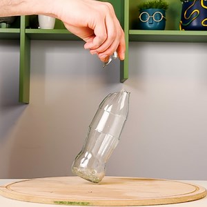 Glass bottle breaking experiment! 💥 | Creative Bee