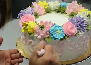464K views · 10K reactions | Amazing Flower Design Birthday Cake By: Pastry Palace | MetDaan Cakes | Facebook