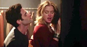 You (Netflix) Kissing Scene - Joe & Beck | Penn Badgley Elizabeth Lail