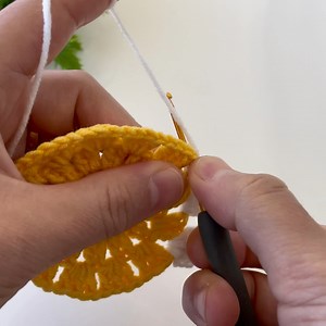 108K views · 1K reactions | I've been crocheting for years. I have never seen such a beautiful  model. easy crochet stitch #crochet #knitting #diy | Knitting & Crochet World | Facebook