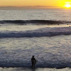 1.7K views · 83 reactions | SoCal Surfer Vibes ‍♂️ From William Francis Drone Tech Films #grateful #getoutandexplore #itsamazingoutthere #itsamazingoutthere | Newport Beach, California | Facebook