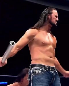 11K views · 33 reactions | El Debut en aquel tiempo de un joven Drew en TNA fue uno que a LOW KI NO LE GUSTÓ PARA NADA. Ya que con el tubo que entró le partió la cabeza al luchador con descendencia Boricua. | Wrestling Empire PR | Facebook