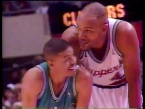 Ron Harper Throws Down 180 Cuff Dunk vs. Hornets (1992)