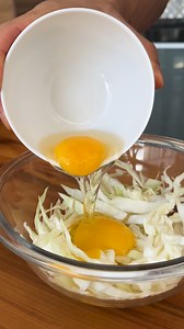 12K views · 471 reactions | Mezcla huevos con repollo y mira qué delicioso queda. | Hacer Delicias | Facebook