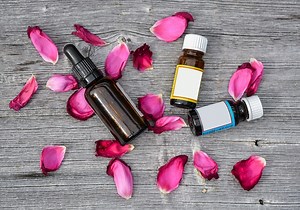 7 Best Essential Oils for Wrinkles   Anti-Wrinkle Night Oil Recipe
