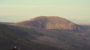 clip-1089366915-welsh-mountain-landscape-view-moelfre-north-wales