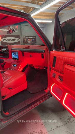 #RIP My iPhone Mic 😂😂😤😤 — @UltimateAudioSC took @Td58’s #OBSFord Dually dropped a Twin Turbo LSX set up in it & filled the bed up with 6 12’s to beat the hinges off this thing!! I will admit I did fall in love with it 😩🤤🤤. Working on pics now to drop for you guys. Stay tune : #WhipsByWade #Ford #FordF150 #F150 #f250superduty #f350 #dually #duallyporn #F250 #FordTrucks #caraudioaddicts #caraudiosystem #caraudiofab #basehead #bassheads #lsxnation #OBS #LSX #classictrucks #classictruck #OldT