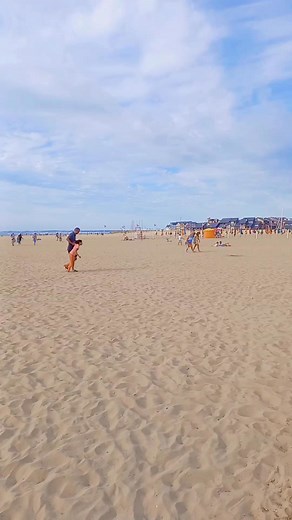 Ah deauville......plage #france #deauville #normandy | Honfleur dans nos coeurs