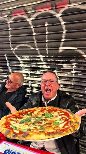La nostra pizza è cumm è na canzone d'amore 🍕🎵