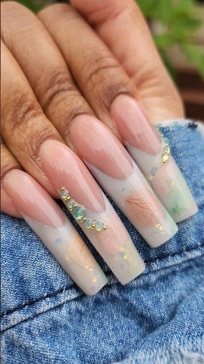 Watch me make the MOST BEAUTIFUL Milk Bath Nails 💅🏾