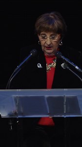 (Ré)Écoutez les mots inspirants de Chantal Birman, gagnante du prix coup de coeur du jury, sur le droit de vieillir 👏 👉 Retrouvez l’intégralité de sa prestation des maintenant sur fondationdesfemmes.org 💜 Aimez et partagez pour faire résonner ses mots | Fondation des Femmes