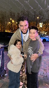 22K views · 584 reactions | Theo pentru mine este un exemplu în aproape tot! Nu voi uita niciodată cât de frumos s-a purtat cu mine când mă bâlbâiam pe lânga el când ne-am văzut prima data藍, cum încerca să mă integreze și pe mine pe acolo… serios chiar a contat foarte mult pentru mine❤️ Încă o dată spun: când voi crește vreau să fiu ca @theozeciu !❤️ Mulțumesc Theo❤️ #copii ##theozeciu #mamici #parinti #copiifericiti #bucuresti | Darius Nicolas | Facebook