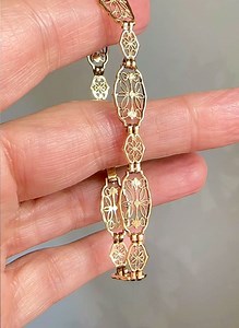 172 reactions · 19 shares | Fine filigree for Saturday! Our deal of the day with this wonderful solid gold filigree bracelet with the sweetest flower detail. Listed now on our website so tap the link for details! #goldbracelet #filigreejewelry #filigreebracelet #tinyflowers #goldfiligree #solidgoldjewelry #solidgoldbracelet #lovegold #vintagebracelet #braceletsofinstagram #braceletsoftheday #goldchain #luxuryjewelry #finejewelry #jewelrygram | Boylerpf Antique Vintage Jewelry | Facebook