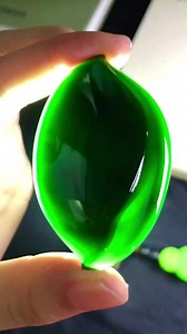 View the beauty of an omphacite. Absolutely wonderful | Myanmar A-Grade Awethentic Jadeite