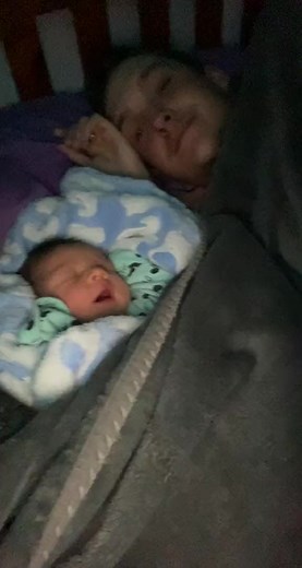 2.4M views · 10K reactions | Seu bebê Demora para DORMIR ou acorda muito durante a noite? Clique no link da bio no nosso perfil e resolva #pais #mamãe #papai #bebê #cuidadoscomobrbênacomida #cuidedobebê #dicasparaobebenaoengasgar #saúdedobebê #tz #quintafeira #básico #dicas #dicasparaobebê #mamaes2024 #mamaesdeprimeiraviagem #mamaes2023 | Amanda Rodrigues | Facebook