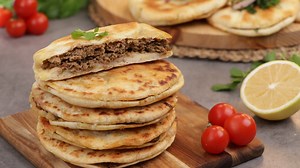 1.5K views · 37 reactions | Arayes - lebanese meat stuffed pita bread easy & delicious recipe!(ASMR)殺 | Mediterranean Recipes | Facebook