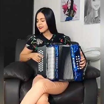 #Calma #vamospalaplaya #acordeon Calma ( Vamos pa' la playa ) en acordeon ...por María Silena Ovalle