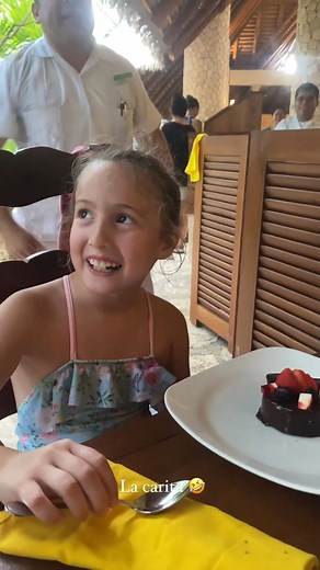 36K views · 129 reactions | ¡Feliz no-cumpleaños! Florencia Otero y su hija fingieron estar de celebración en sus vacaciones La actriz viajó en familia a México y jugaron a que la pequeña Nina estaba cumpliendo un año más. #Espectáculos | Ciudad Magazine | Facebook