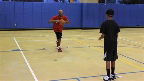 teknik bounce pass pada bola basket