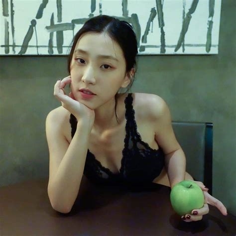 刘玥june liu nude