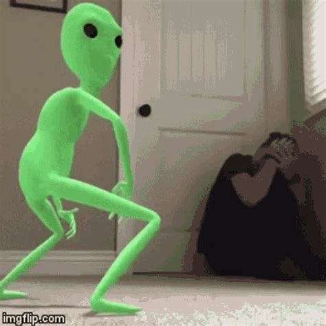 alien twerking nude
