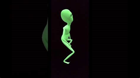 alien twerking nude