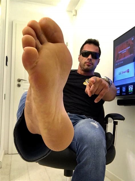 alpha male feet nude