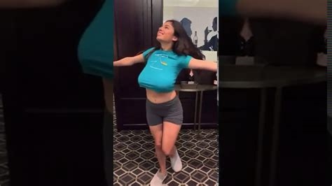 amateur bouncy boobs nude