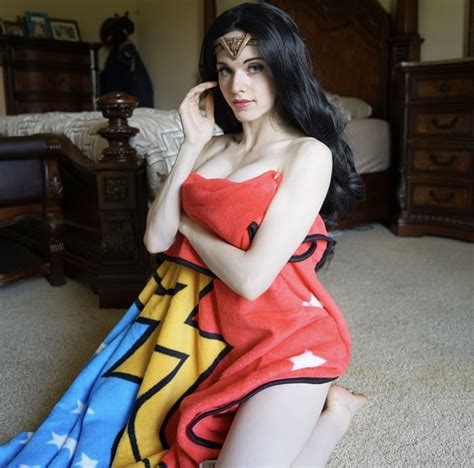 amouranth wonder woman nude