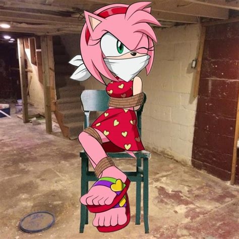 amy rose tied nude