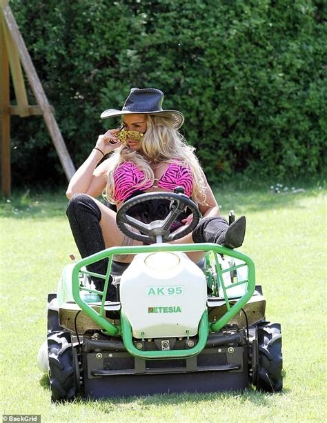 anna rose lawn mower nude