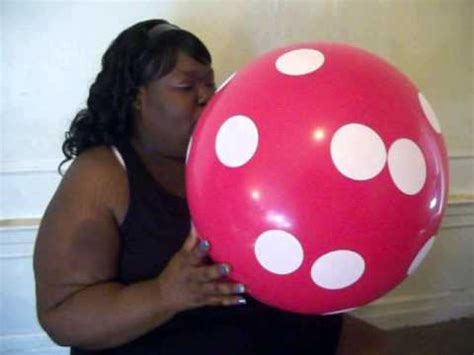 balloon blowjob nude