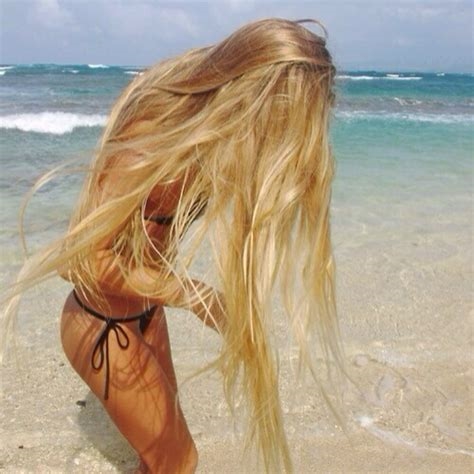 beach blondde nude
