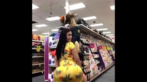 big booty latina twerking nude
