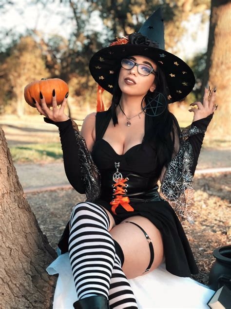 big booty witches nude