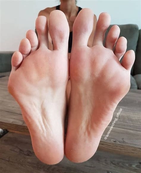 big feet woman porn nude