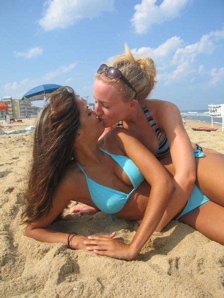 bikini lesbian kiss nude