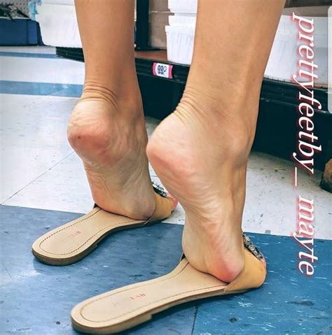 chaturbate female feet nude