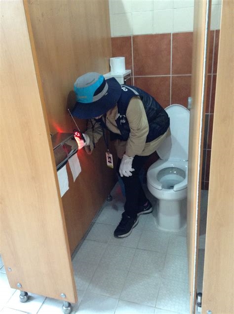 chinese toilet spycam nude