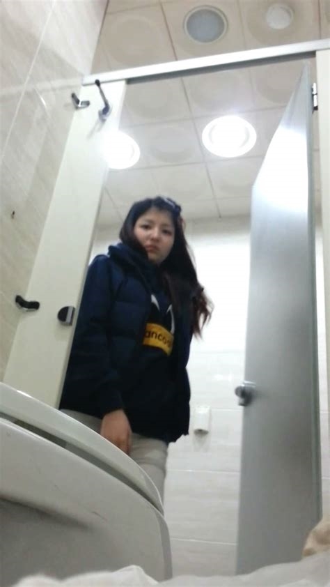 chinese toilet spycam nude