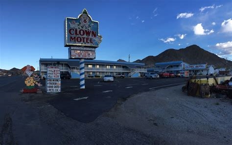 clown motel room 108 nude